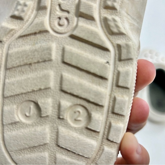 White‎ Crocs Kid Youth Grey Fleece Lined Unisex Slip on Shoes size 2 - Picture 8 of 8